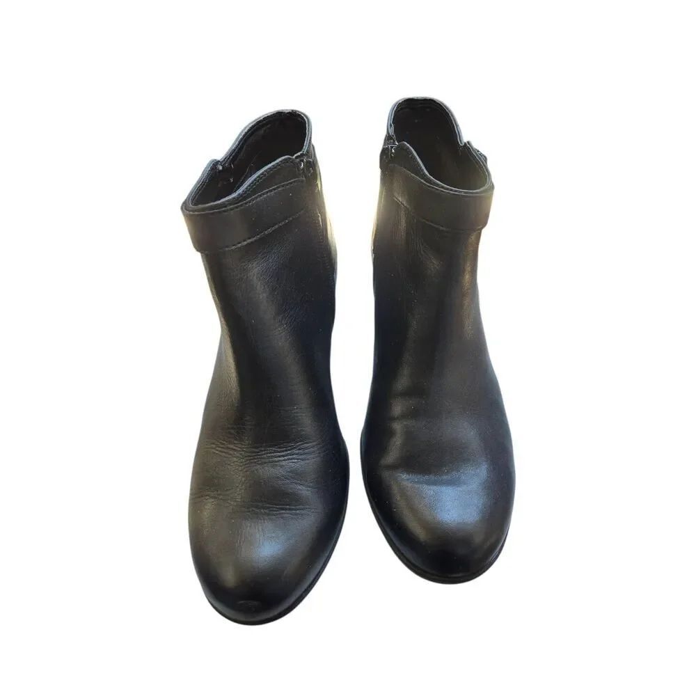 Easy Spirit Women's Size 8 Black Leather Ankle Bootie